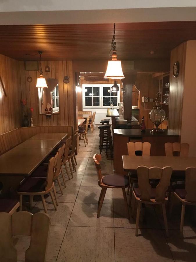 Haus Astenblick In Winterberg Fuer Bis Zu 35 Personen Fuer Wanderveranstaltungen Und Familienfeiern エクステリア 写真