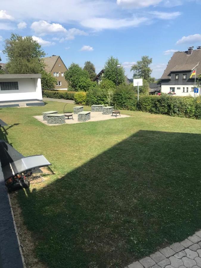Haus Astenblick In Winterberg Fuer Bis Zu 35 Personen Fuer Wanderveranstaltungen Und Familienfeiern エクステリア 写真