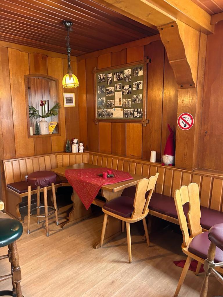 Haus Astenblick In Winterberg Fuer Bis Zu 35 Personen Fuer Wanderveranstaltungen Und Familienfeiern エクステリア 写真
