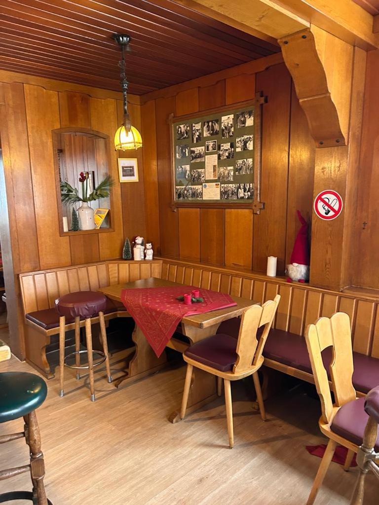 Haus Astenblick In Winterberg Fuer Bis Zu 35 Personen Fuer Wanderveranstaltungen Und Familienfeiern エクステリア 写真