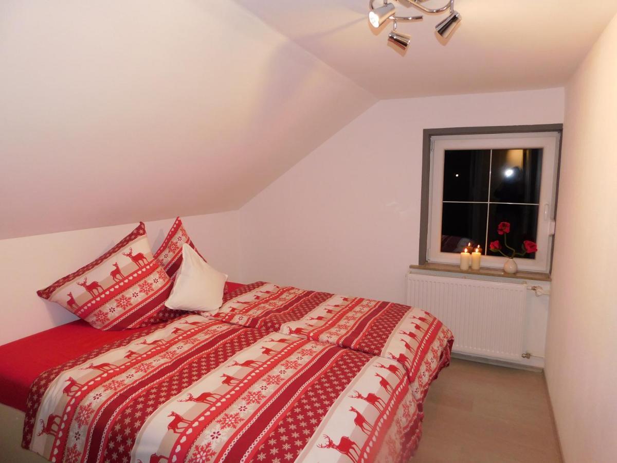 Haus Astenblick In Winterberg Fuer Bis Zu 35 Personen Fuer Wanderveranstaltungen Und Familienfeiern エクステリア 写真